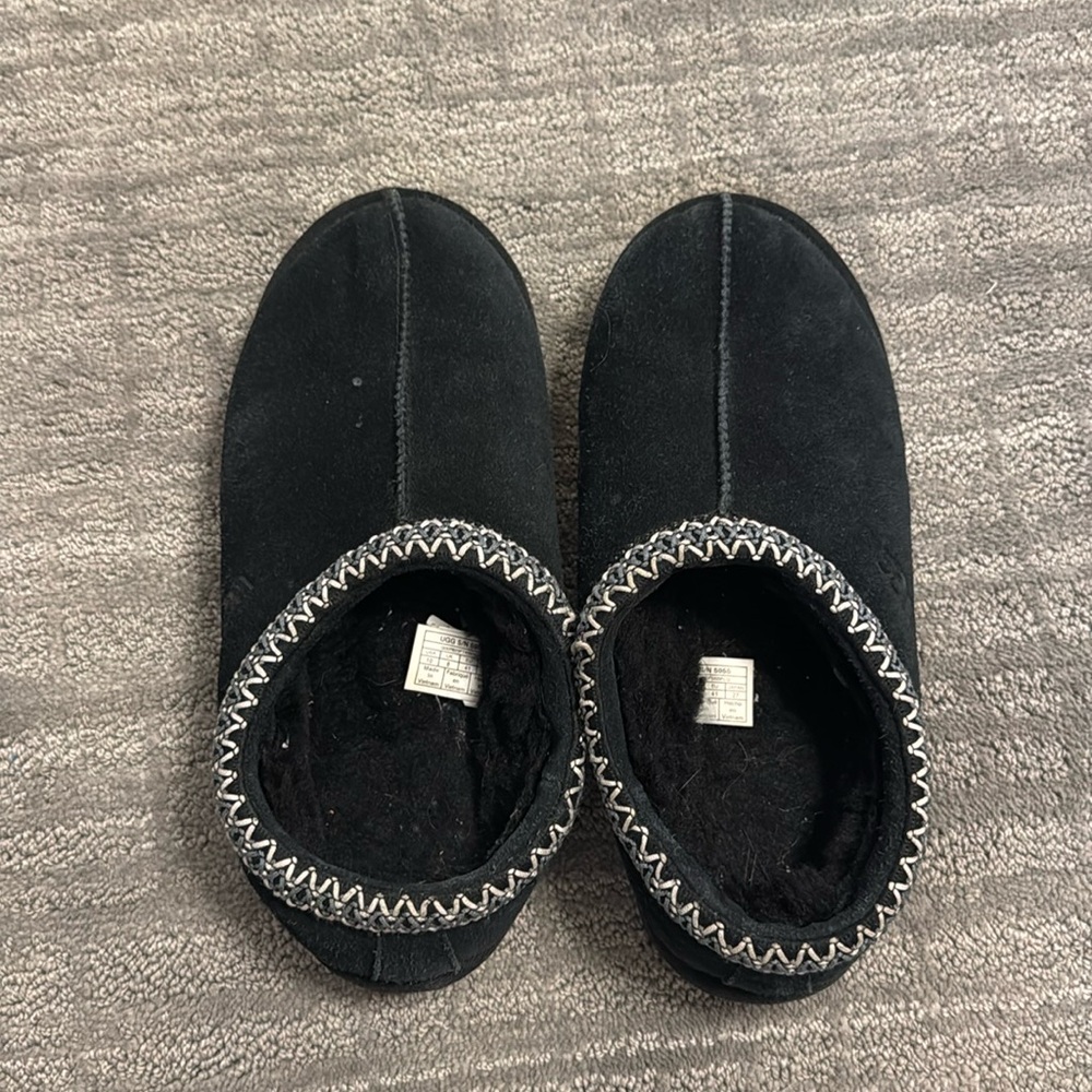 UGG black outdoor slippers